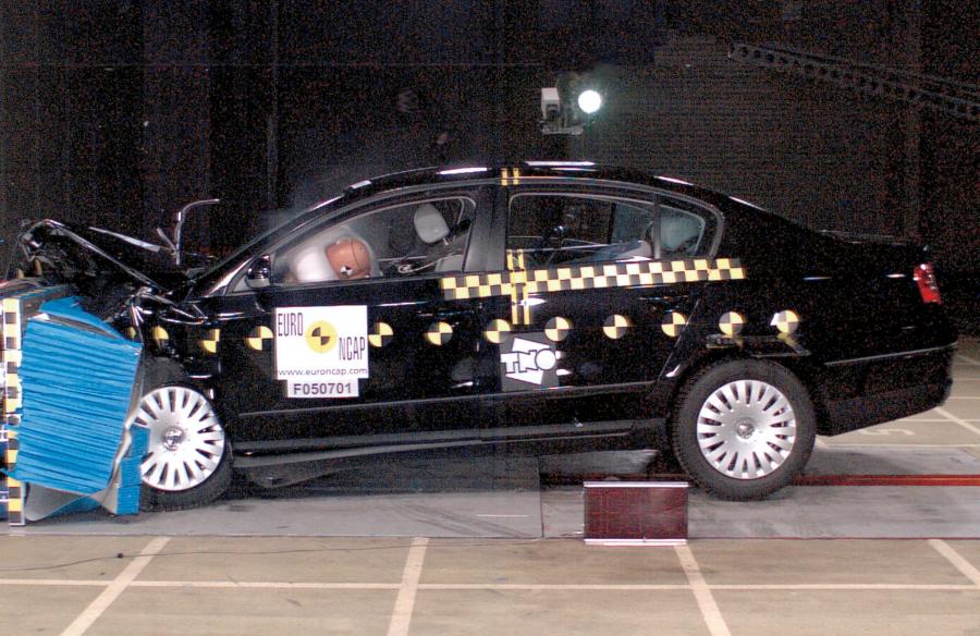  Volkswagen Passat 2005 года  (фото 50 из 161)